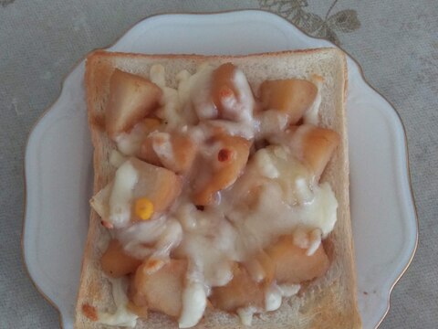 じゃがいもの味噌煮チーズトースト